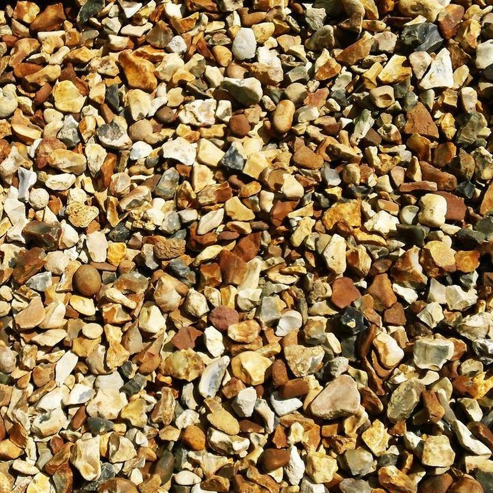 20mm Golden Gravel Chippings - 1000kg (40 x Small Bags)