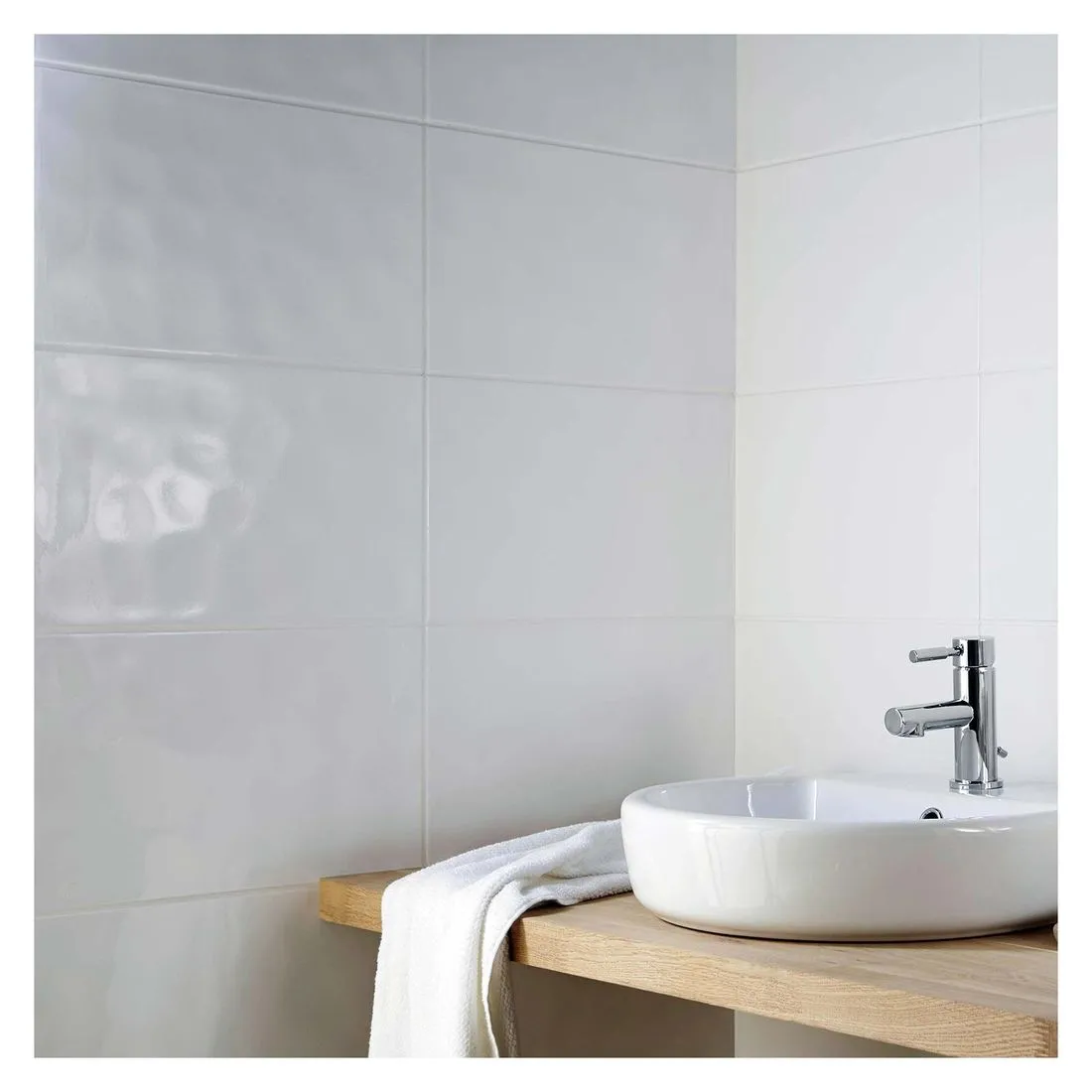 Bumpy Ceramic Wall Tile White 200 X 250Mm 1M2 Pk20